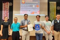 02-国立台湾大学国际学生事务王子豪（右二）及黄子洋（右一）专员